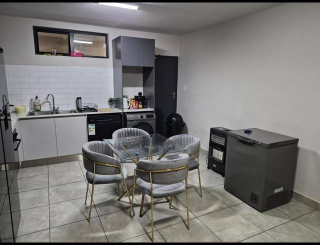 2 BEDROOM APARTMENT FOR SALE IN RASLOUW